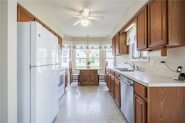 1496 Woodsview Way, Macedon, NY 14502
