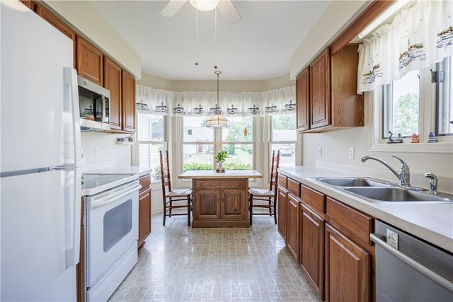 1496 Woodsview Way, Macedon, NY 14502