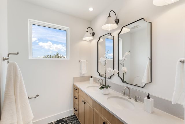 5108 Harmon Ave A, Austin, TX 78751