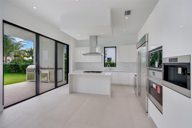 16492 S Botaniko Dr S, Weston, FL 33326