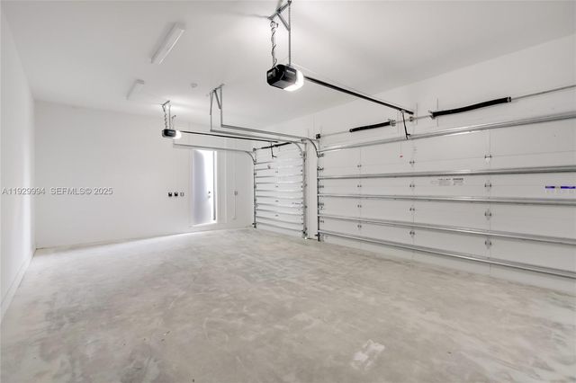 16492 S Botaniko Dr S, Weston, FL 33326