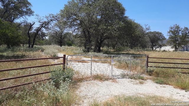 327 County Road 6875, Natalia, TX 78059