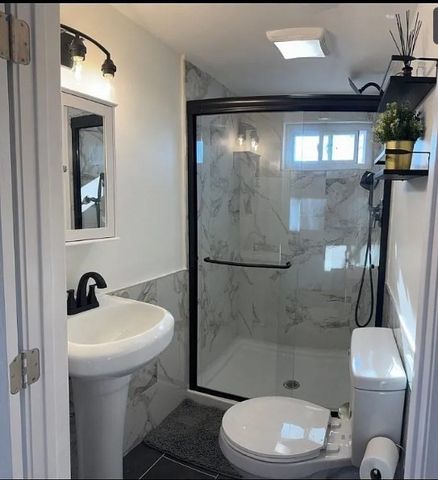 23 W 5th Street 3, Lowell, MA 01850