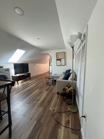 23 W 5th Street 3, Lowell, MA 01850