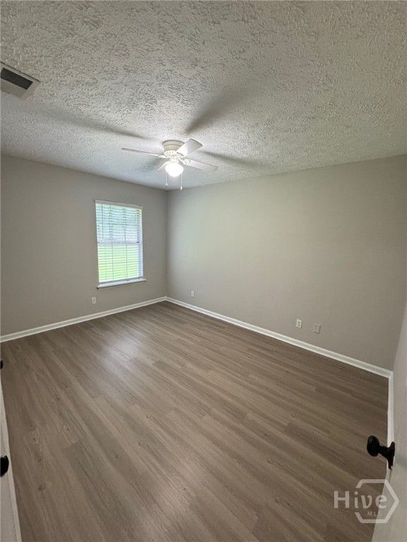 Image 11 of property listing at 426 Piercefield Drive, Richmond Hill, GA 31324