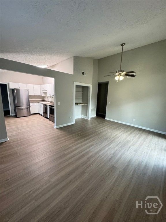 Image 3 of property listing at 426 Piercefield Drive, Richmond Hill, GA 31324