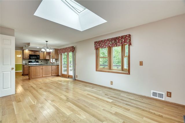160 Courtly Circle, Greece, NY 14615