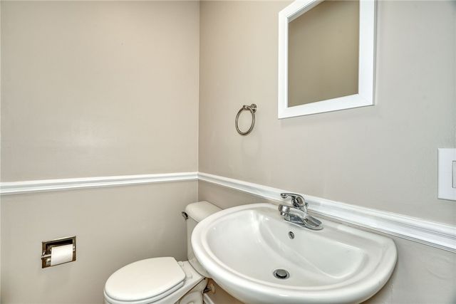 160 Courtly Circle, Greece, NY 14615