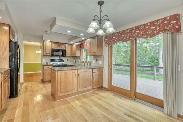 160 Courtly Circle, Greece, NY 14615