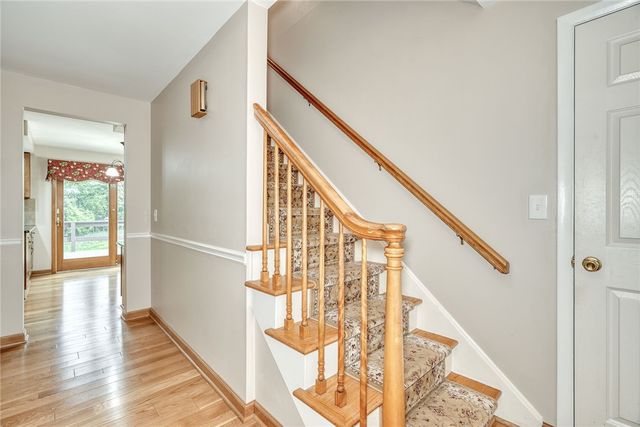 160 Courtly Circle, Greece, NY 14615