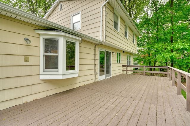 160 Courtly Circle, Greece, NY 14615