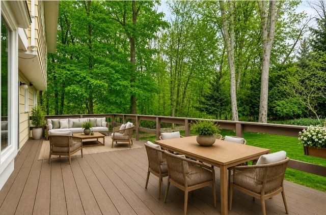 160 Courtly Circle, Greece, NY 14615