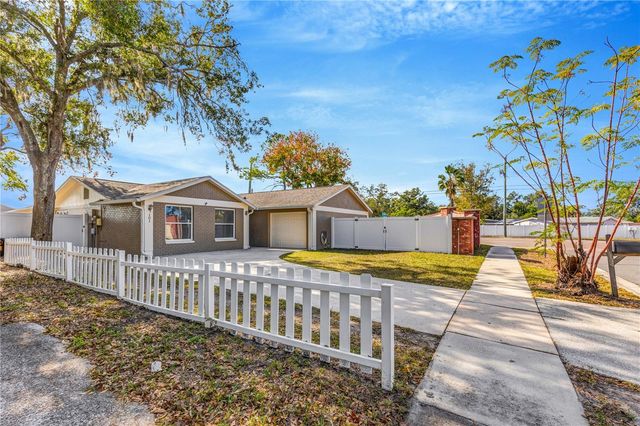 101 VALLEY DRIVE, Brandon, FL 33510