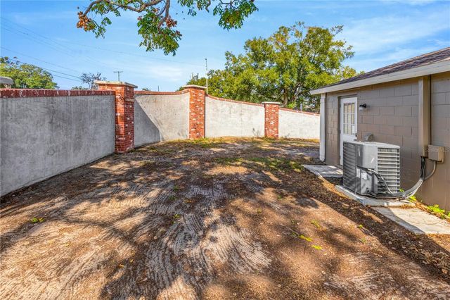 101 VALLEY DRIVE, Brandon, FL 33510