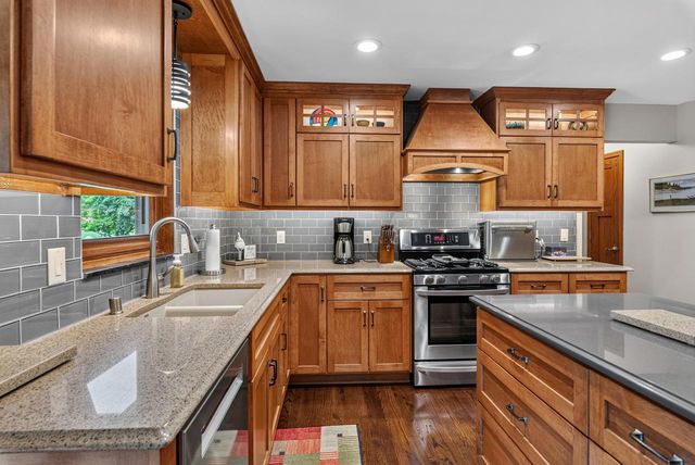W144N4871 Stone DRIVE, Menomonee Falls, WI 53051