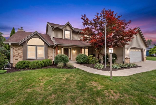 W144N4871 Stone DRIVE, Menomonee Falls, WI 53051