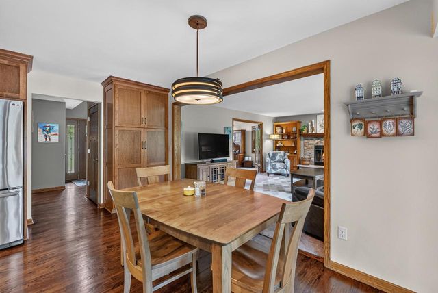 W144N4871 Stone DRIVE, Menomonee Falls, WI 53051