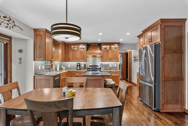 W144N4871 Stone DRIVE, Menomonee Falls, WI 53051
