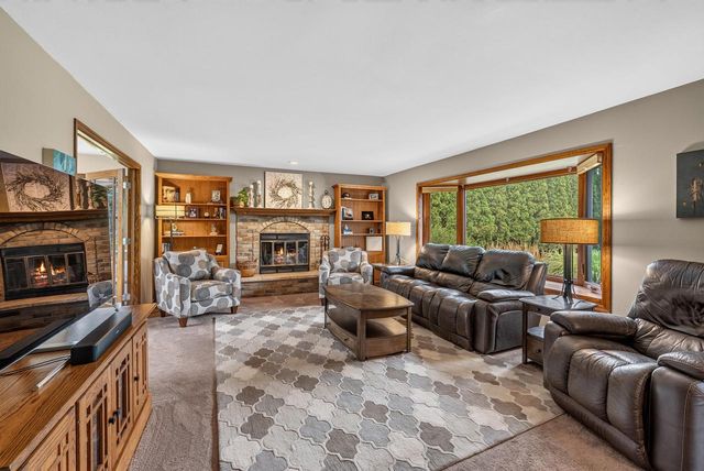 W144N4871 Stone DRIVE, Menomonee Falls, WI 53051