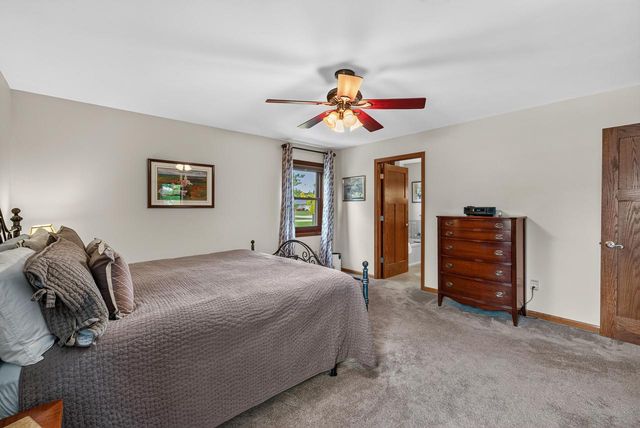 W144N4871 Stone DRIVE, Menomonee Falls, WI 53051