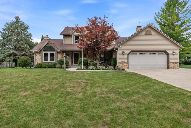 W144N4871 Stone DRIVE, Menomonee Falls, WI 53051