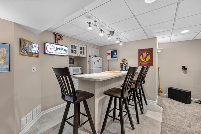 W144N4871 Stone DRIVE, Menomonee Falls, WI 53051