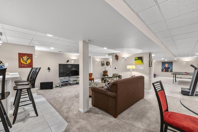 W144N4871 Stone DRIVE, Menomonee Falls, WI 53051