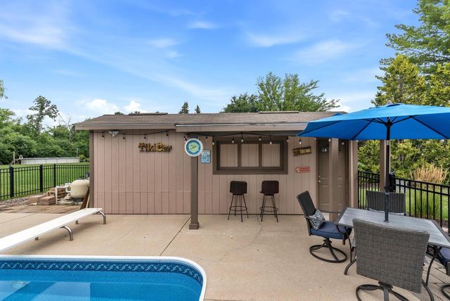 W144N4871 Stone DRIVE, Menomonee Falls, WI 53051