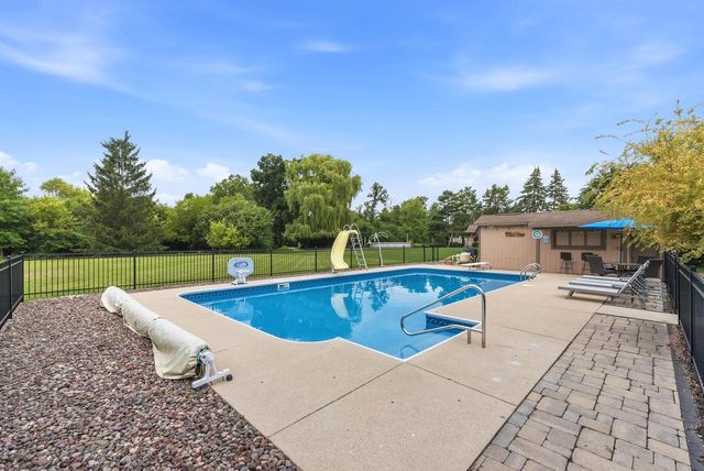 W144N4871 Stone DRIVE, Menomonee Falls, WI 53051