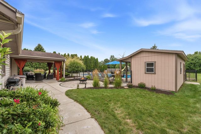 W144N4871 Stone DRIVE, Menomonee Falls, WI 53051