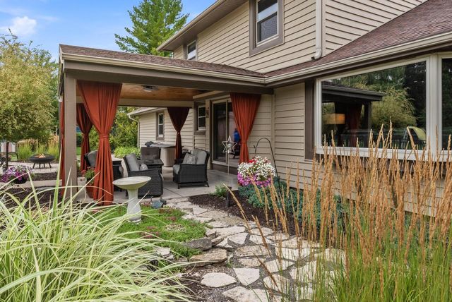 W144N4871 Stone DRIVE, Menomonee Falls, WI 53051