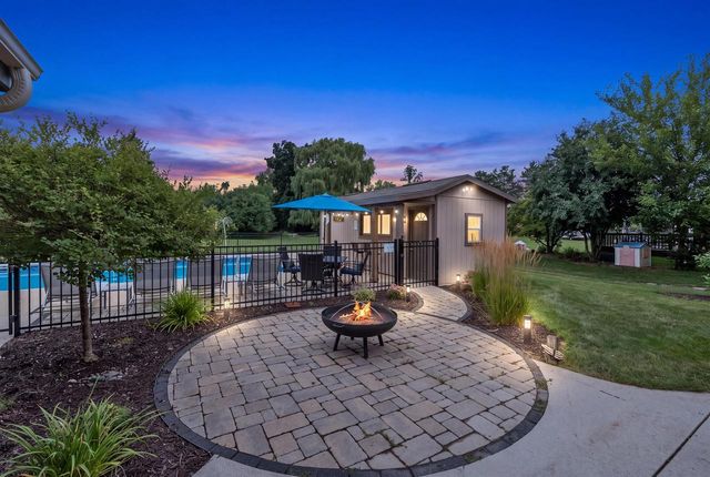W144N4871 Stone DRIVE, Menomonee Falls, WI 53051