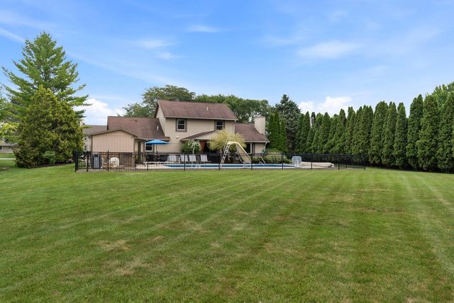 W144N4871 Stone DRIVE, Menomonee Falls, WI 53051