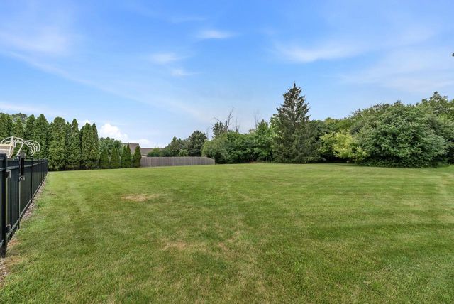 W144N4871 Stone DRIVE, Menomonee Falls, WI 53051
