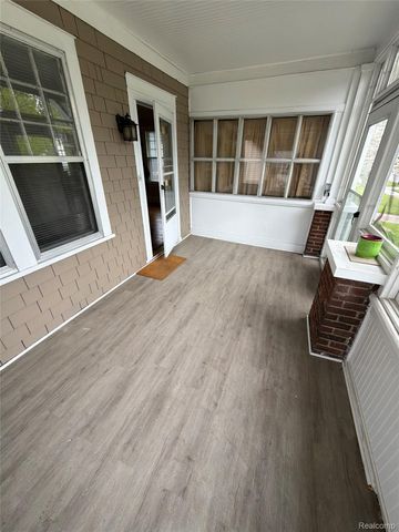 240 E Breckenridge Street, Oakland Charter Township, MI 48220
