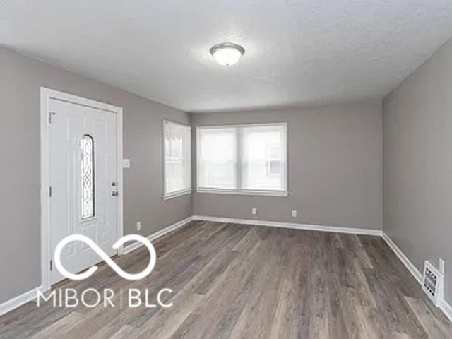 3755 N Hawthorne Lane, Indianapolis, IN 46218