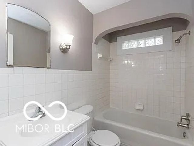 3755 N Hawthorne Lane, Indianapolis, IN 46218