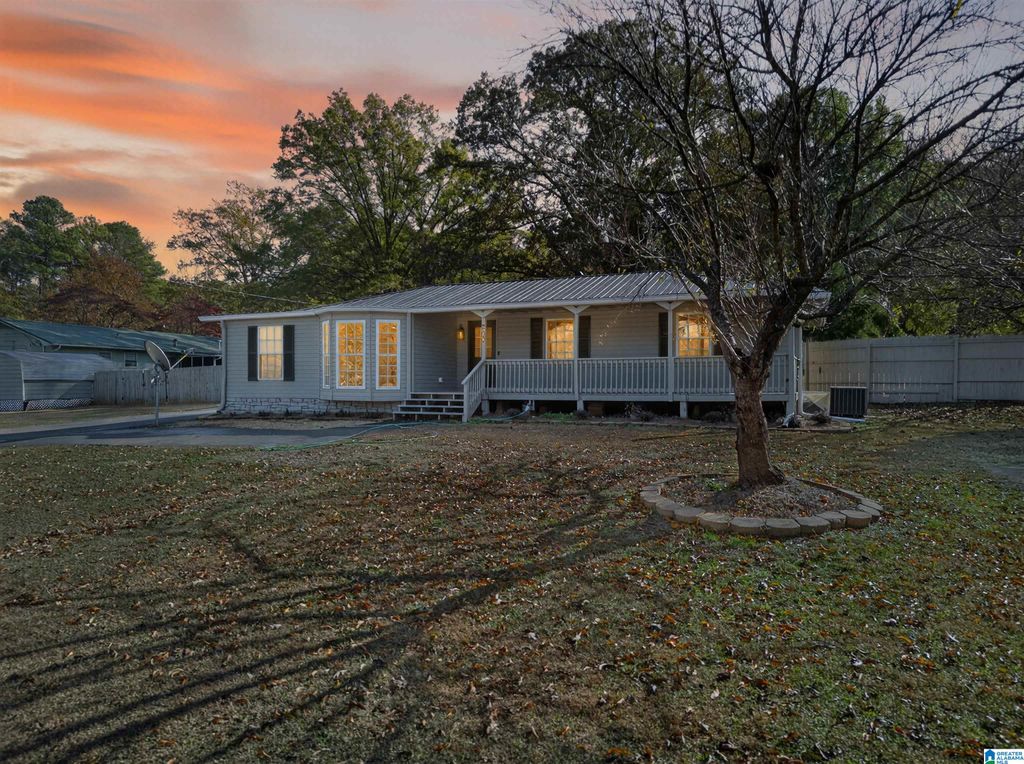 290 WOODARD AVENUE, Eastaboga, AL 36260