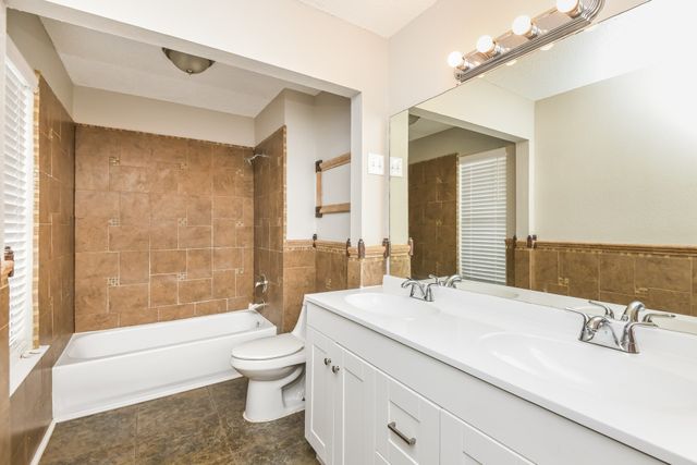 7018 Glenshire Drive, Arlington, TX 76002