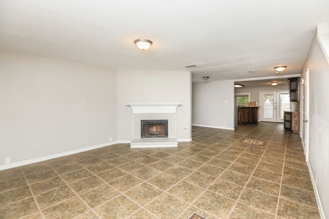 7018 Glenshire Drive, Arlington, TX 76002