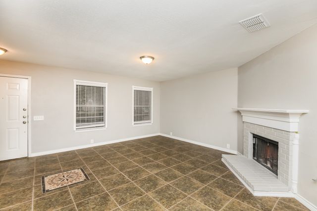 7018 Glenshire Drive, Arlington, TX 76002