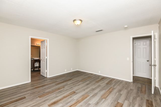 7018 Glenshire Drive, Arlington, TX 76002