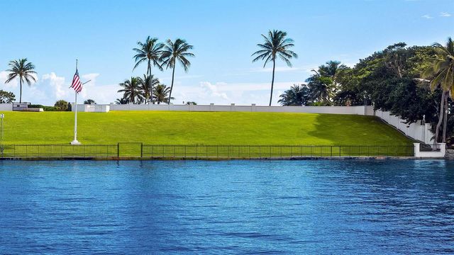 1960 S Ocean Boulevard, Manalapan, FL 33462