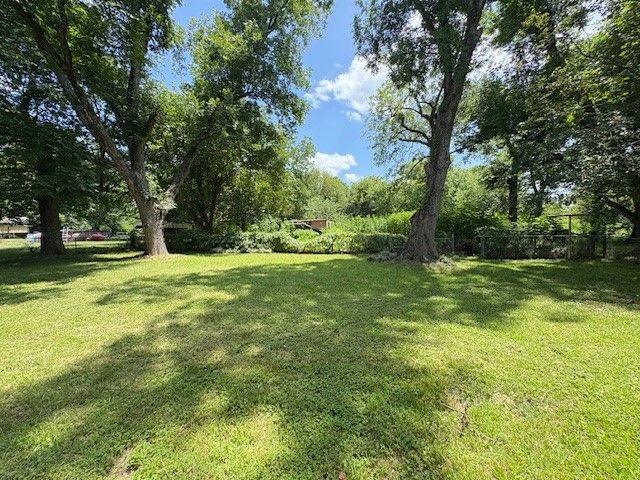 201 W Daingerfield Street, Omaha, TX 75571