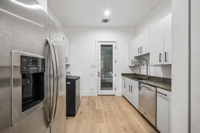 1601 Pine Chase Drive, Houston, TX 77055