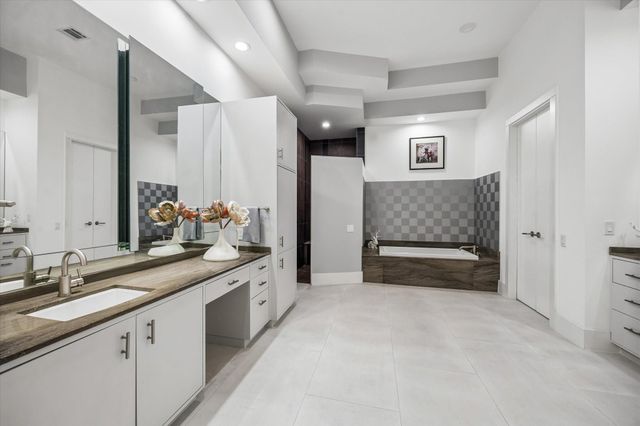 1601 Pine Chase Drive, Houston, TX 77055