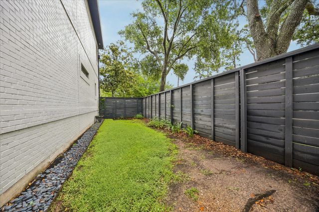 1601 Pine Chase Drive, Houston, TX 77055
