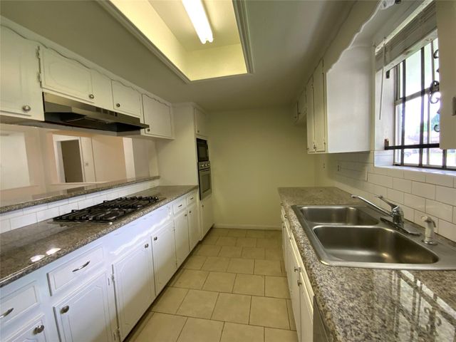 7710 Ashmole Lane, Houston, TX 77088