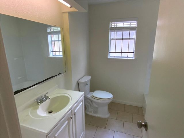 7710 Ashmole Lane, Houston, TX 77088