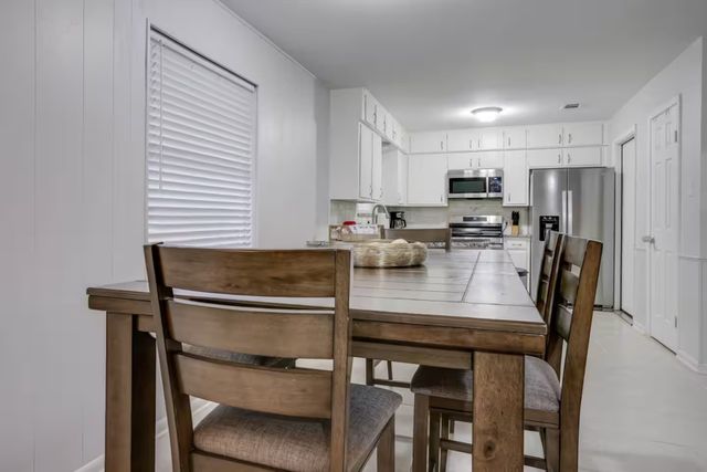 421 Apple Blossom Lane, Hurst, TX 76053
